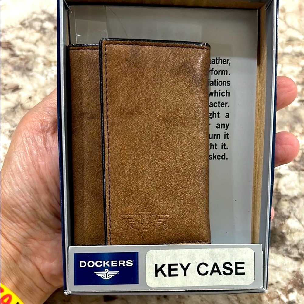 Dockers Leather Key & Card Holder, NIB brown